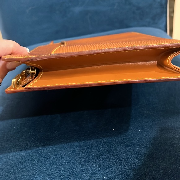 Louis Vuitton Brown Epi Pochette Homme - Picture 6 of 12